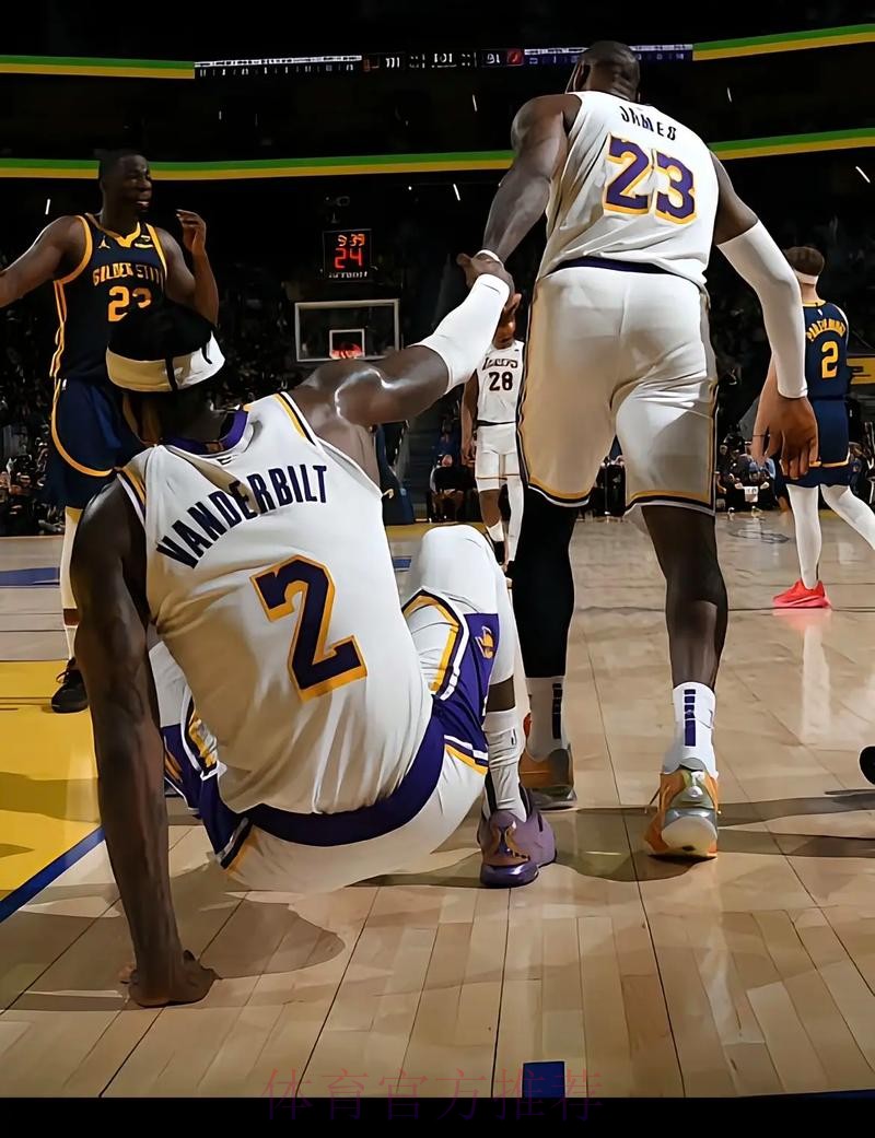 能量十足！范德比尔特全场1中1，得到2分9篮板2抢断2盖帽